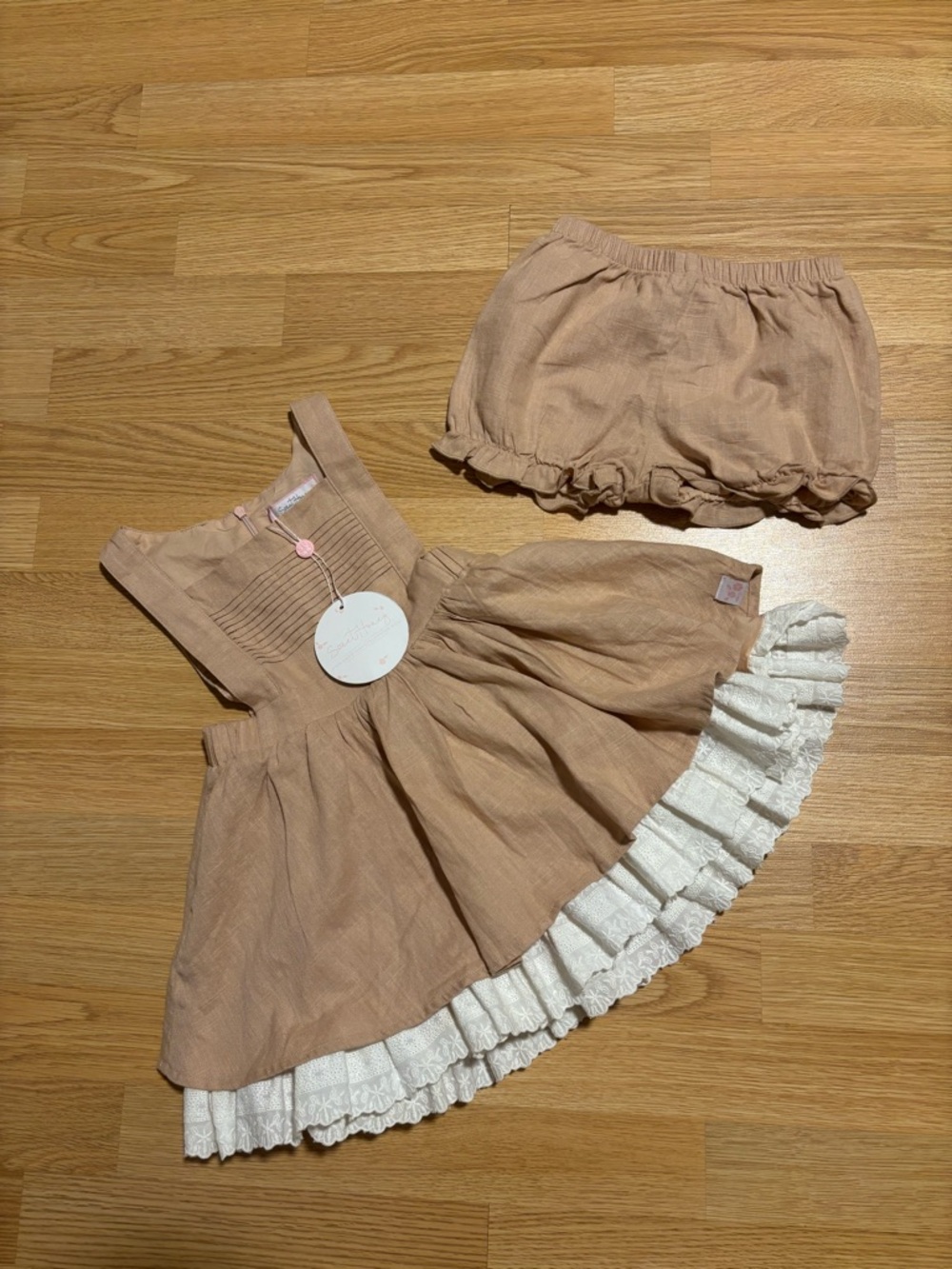 New “Sweet Honey” pinafore dress with matching bloomers size 5 with tag